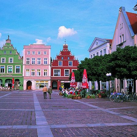 Sweet Dream Hostel & Pension - Self Check-In Güstrow Esterno foto